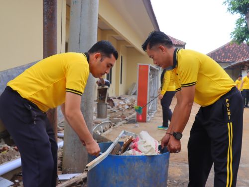 Gerakan Indonesia ASRI, Polresta Bandar Lampung Wujudkan Mako Bersih dan Rapi